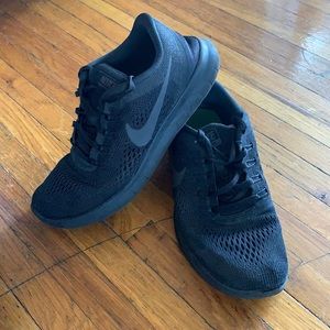 Nike free run women’s shoes